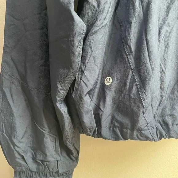 Lululemon Athletica License to Train Lightweight Jacket True Navy Size 4 - Picture 7 of 8